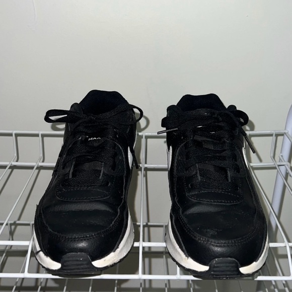 Nike Air Max Black And White Sneakers Kids Big Boy Size US  4.5Y Shoes Footwear - Picture 3 of 7